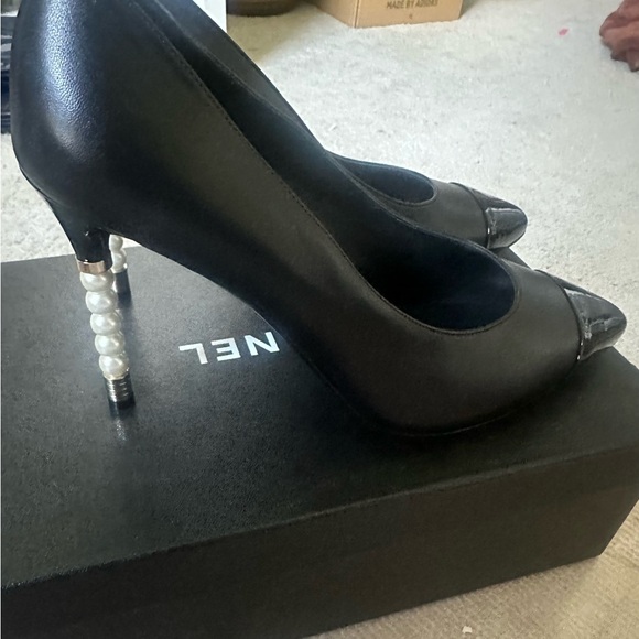 Chanel 2020 cap-toe lamb skin pumps with pearl heel (new in box) sz. 41 - Picture 1 of 6